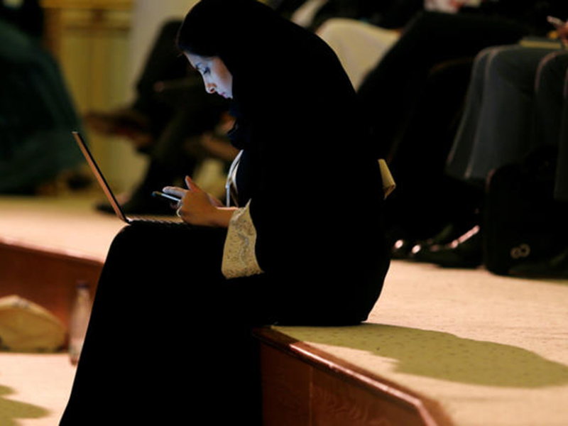 اضغط لمشاهدة الفيديو: فتاة سعودية جديدة تستغيث والسلطات تستنفر!